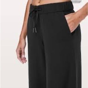 Lulu Lemon On the Fly pants size 10 Black